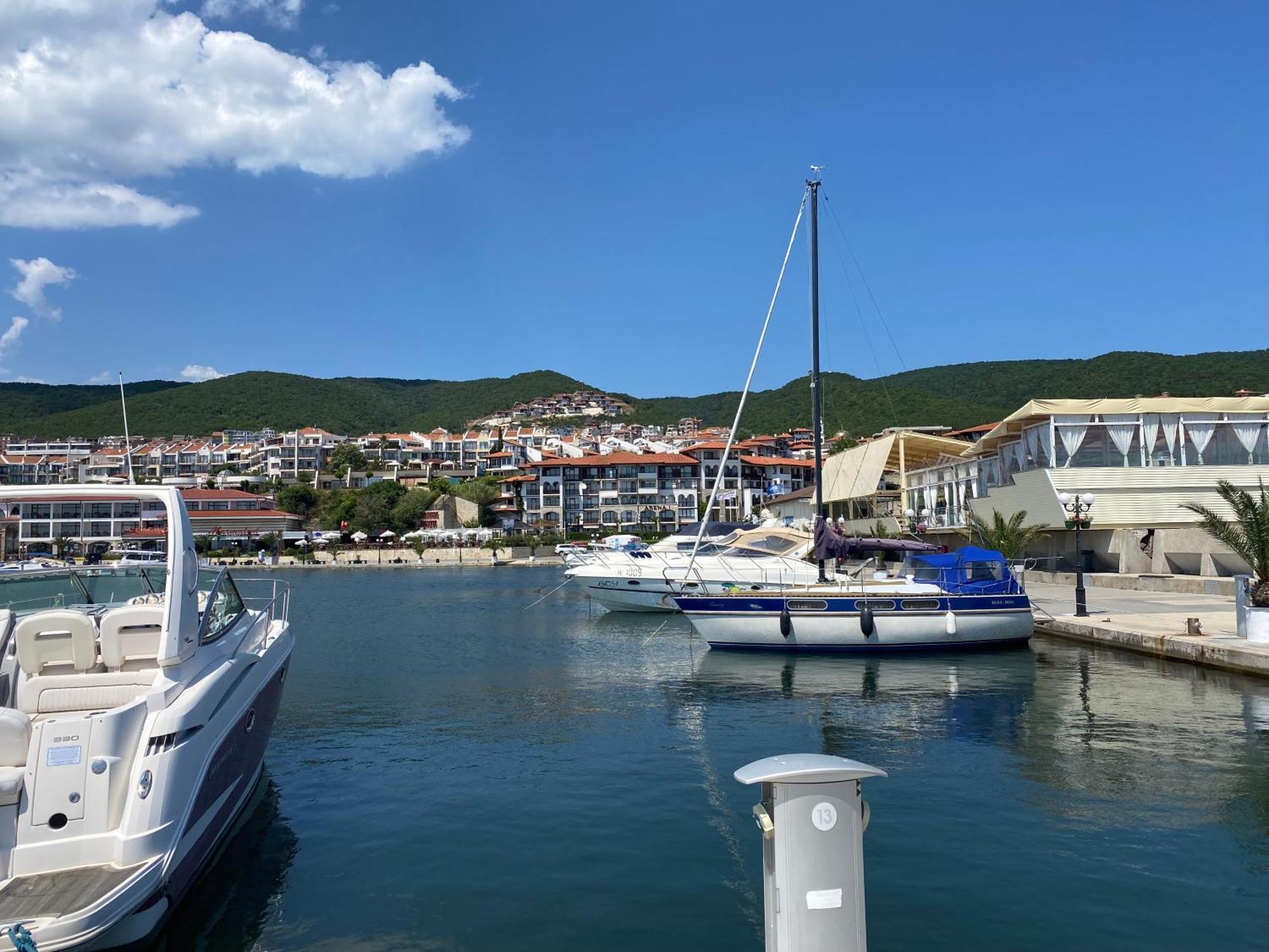 Horizon 10 'В' Apartment Sveti Vlas Eksteriør bilde
